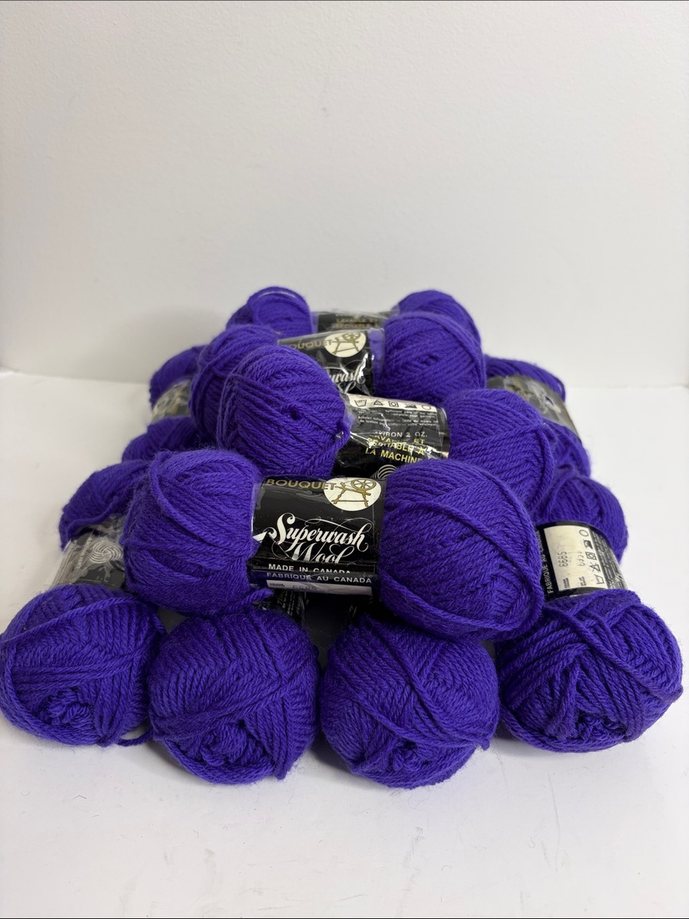 New Wool Yarn Dark Purple 4 Ply Worsted Weight Crochet Knitting Superwash